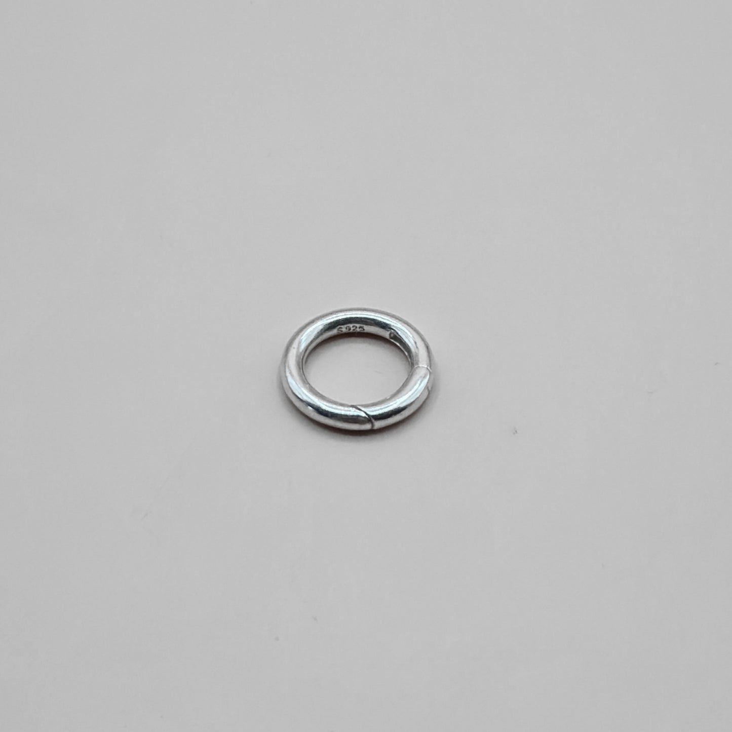 Round Push Clasp Connector